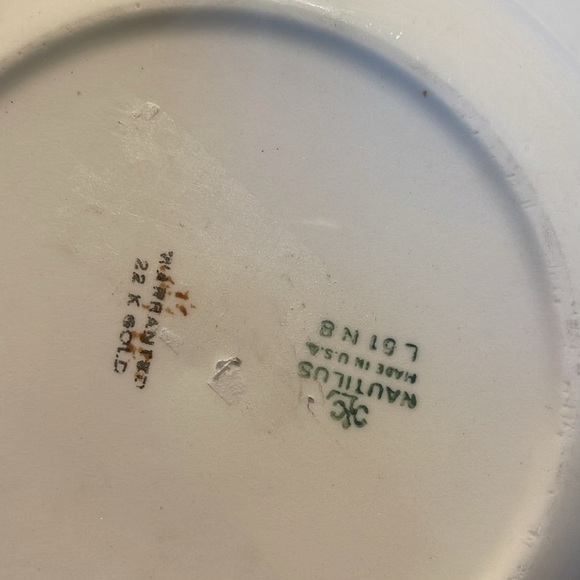 STUNNING VTG NAUTILUS USA GOLD ON GREEN TRIM JESUS PORTRAIT - Picture 3 of 8